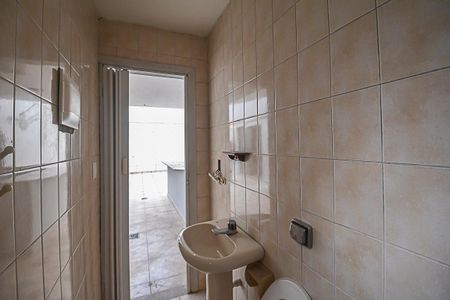 Casa para alugar com 317m², 4 quartos e 4 vagas Casa para alugar com 317m², 4 quartos e 4 vagasBanheiro de serviço