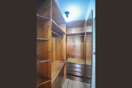 Casa para alugar com 317m², 4 quartos e 4 vagas Casa para alugar com 317m², 4 quartos e 4 vagasCloset da suíte 3