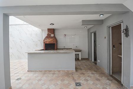 Casa para alugar com 317m², 4 quartos e 4 vagas Casa para alugar com 317m², 4 quartos e 4 vagasÁrea comum - Churrasqueira