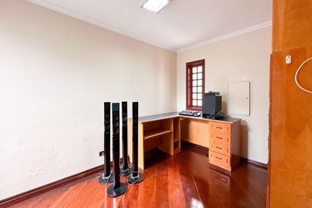 Casa para alugar com 317m², 4 quartos e 4 vagasEscritório