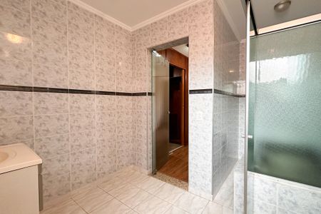 Casa para alugar com 317m², 4 quartos e 4 vagasBanheiro da Suíte 2