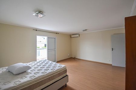 Casa para alugar com 317m², 4 quartos e 4 vagas Casa para alugar com 317m², 4 quartos e 4 vagasSuíte