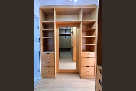 Casa para alugar com 317m², 4 quartos e 4 vagasCloset da Suíte 1