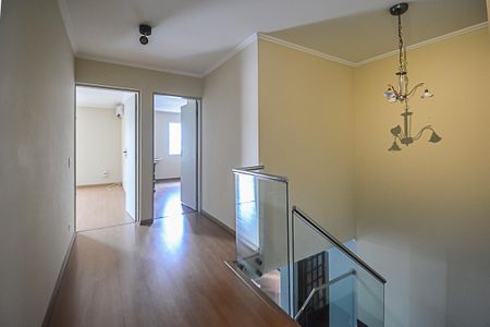 Casa para alugar com 317m², 4 quartos e 4 vagas Casa para alugar com 317m², 4 quartos e 4 vagasHall dos Quartos