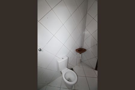 Casa para alugar com 80m², 2 quartos e 2 vagasBanheiro Social