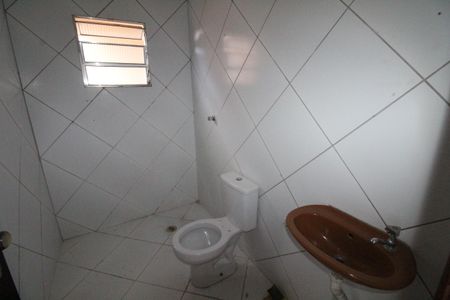 Casa para alugar com 80m², 2 quartos e 2 vagasBanheiro Social