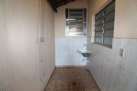 Casa para alugar com 80m², 2 quartos e 2 vagasÁrea de Serviço