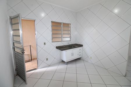 Casa para alugar com 80m², 2 quartos e 2 vagasCozinha