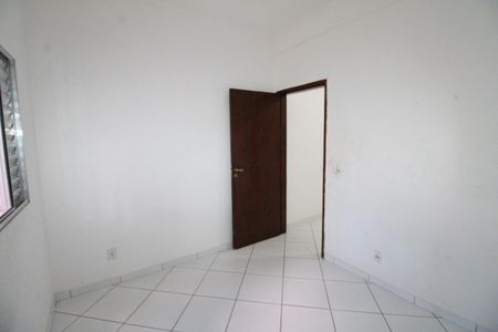 Casa para alugar com 80m², 2 quartos e 2 vagasQuarto 1