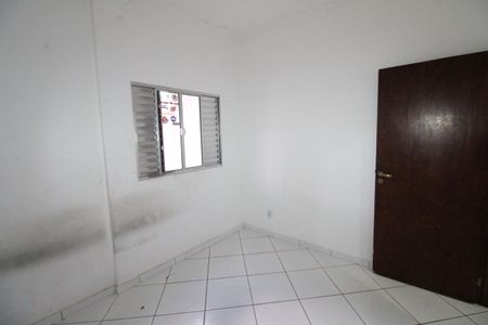 Casa para alugar com 80m², 2 quartos e 2 vagasQuarto 1