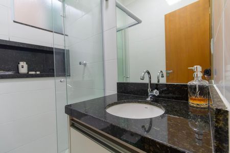 Apartamento à venda com 47m², 2 quartos e sem vaga Apartamento à venda com 47m², 2 quartos e sem vagaBanheiro