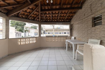 Casa para alugar com 100m², 2 quartos e 1 vagaÁrea comum