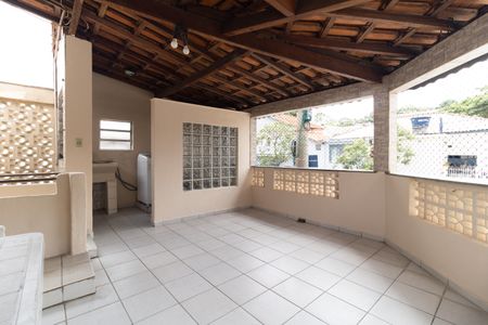 Casa para alugar com 100m², 2 quartos e 1 vagaÁrea comum