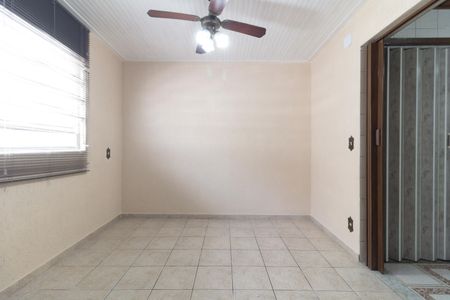 Casa para alugar com 100m², 2 quartos e 1 vagaSala