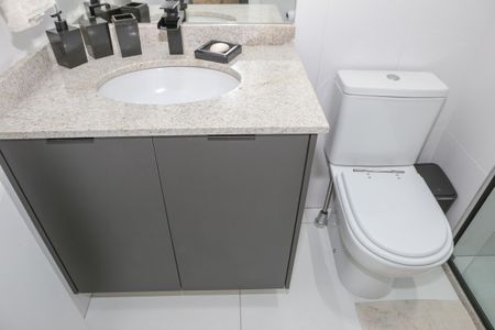 Banheiro de kitnet/studio à venda com 1 quarto, 28m² em Pompeia, São Paulo