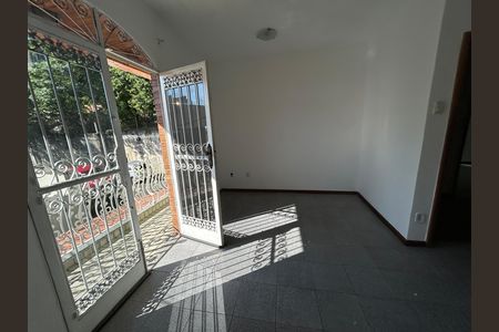 Casa de condomínio para alugar com 239m², 3 quartos e 1 vagaSuíte