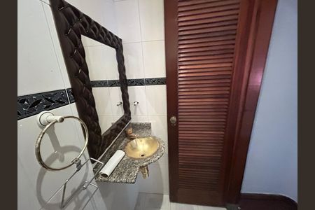Casa de condomínio para alugar com 239m², 3 quartos e 1 vagaBanheiro social 2