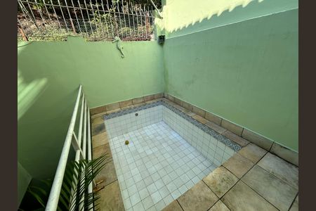 Casa de condomínio para alugar com 239m², 3 quartos e 1 vagaPiscina