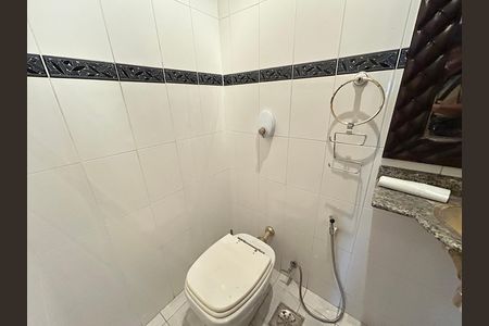 Casa de condomínio para alugar com 239m², 3 quartos e 1 vagaBanheiro social 2