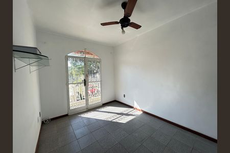 Quarto 1 de casa de condomínio para alugar com 3 quartos, 239m² em Vila Valqueire, Rio de Janeiro
