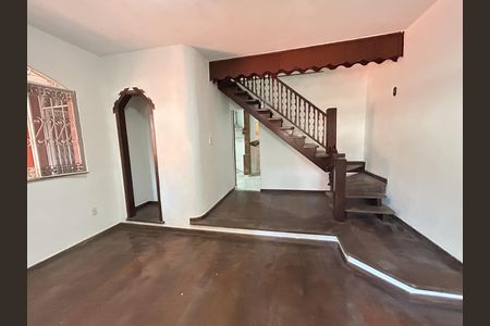 Casa de condomínio para alugar com 239m², 3 quartos e 1 vagaSala