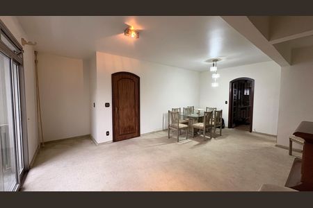 Apartamento para alugar com 110m², 2 quartos e 2 vagasSala