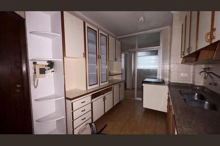Apartamento para alugar com 110m², 2 quartos e 2 vagasCozinha