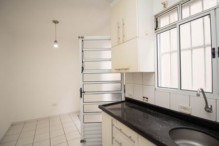 Cozinha de casa de condomínio à venda com 2 quartos, 100m² em Vila Nina, São Paulo