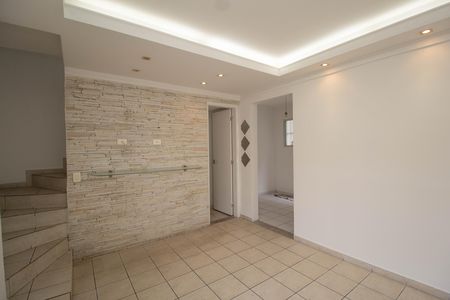 Sala de casa de condomínio à venda com 2 quartos, 100m² em Vila Nina, São Paulo