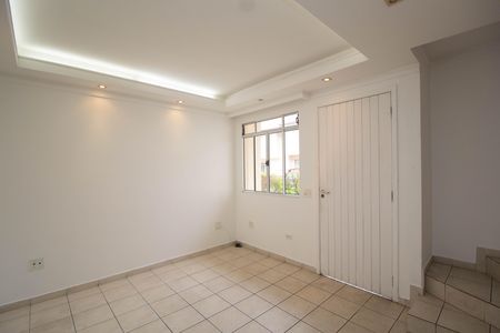 Sala de casa de condomínio à venda com 2 quartos, 100m² em Vila Nina, São Paulo