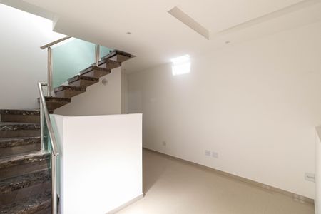 Sala e Cozinha de casa para alugar com 3 quartos, 400m² em Vila Morgadouro, São Paulo