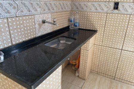 Cozinha de casa para alugar com 1 quarto, 50m² em Jardim Olavo Bilac, Duque de Caxias