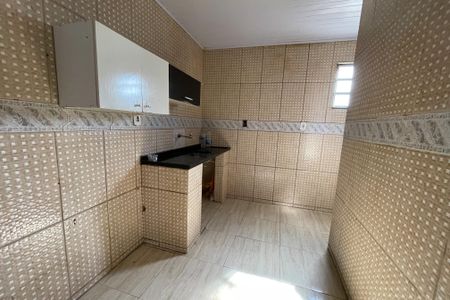 Cozinha de casa para alugar com 1 quarto, 50m² em Jardim Olavo Bilac, Duque de Caxias