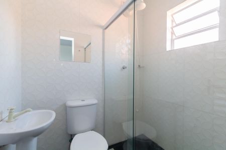 Banheiro de kitnet/studio para alugar com 1 quarto, 30m² em Cidade Nitro Operária, São Paulo