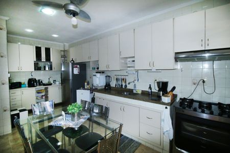 Casa à venda com 196m², 6 quartos e 2 vagasCasa 1 - Cozinha