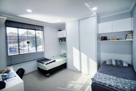 Casa à venda com 196m², 6 quartos e 2 vagasCasa 2 - Quarto 1 - Suíte