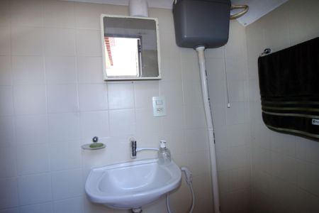 Casa à venda com 196m², 6 quartos e 2 vagasCasa 1 - Banheiro de serviço