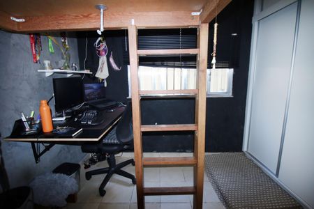 Casa à venda com 196m², 6 quartos e 2 vagasCasa 1 - Quarto 3