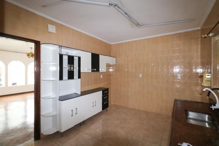 Casa para alugar com 252m², 4 quartos e 4 vagasCozinha