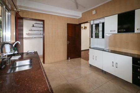 Casa para alugar com 252m², 4 quartos e 4 vagasCozinha