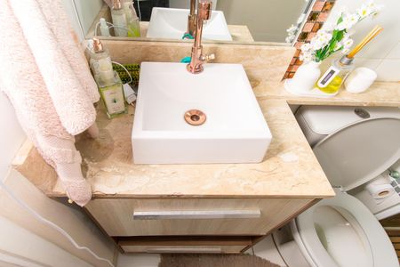 Apartamento à venda com 61m², 2 quartos e 1 vaga Apartamento à venda com 61m², 2 quartos e 1 vagaBanheiro 2