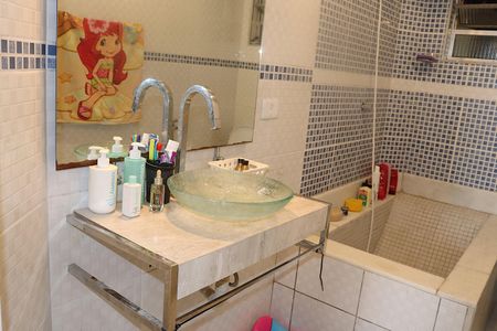 Apartamento à venda com 94m², 4 quartos e sem vagaBanheiro