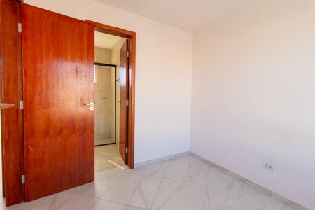 Suíte de casa de condomínio à venda com 2 quartos, 46m² em Alto Boqueirão, Curitiba