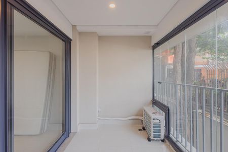 Varanda de kitnet/studio à venda com 1 quarto, 28m² em Sumaré, São Paulo