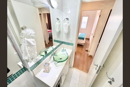 Apartamento à venda com 78m², 3 quartos e 2 vagas Apartamento à venda com 78m², 3 quartos e 2 vagasBanheiro social