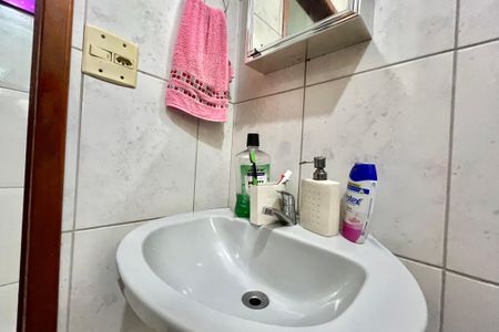 Casa à venda com 105m², 2 quartos e 1 vagaBanheiro