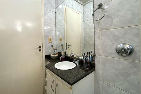 Apartamento à venda com 60m², 3 quartos e 1 vaga Apartamento à venda com 60m², 3 quartos e 1 vagaBanheiro
