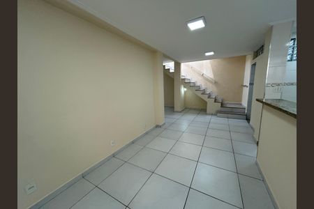 Sala de casa para alugar com 4 quartos, 320m² em Piedade, Rio de Janeiro