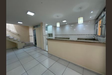 Sala de casa para alugar com 4 quartos, 320m² em Piedade, Rio de Janeiro