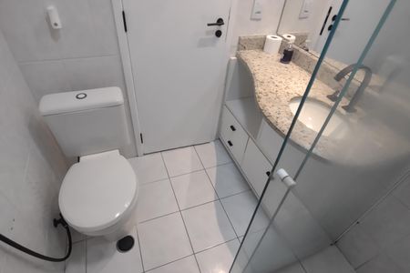 Apartamento à venda com 78m², 2 quartos e 2 vagasBanheiro social